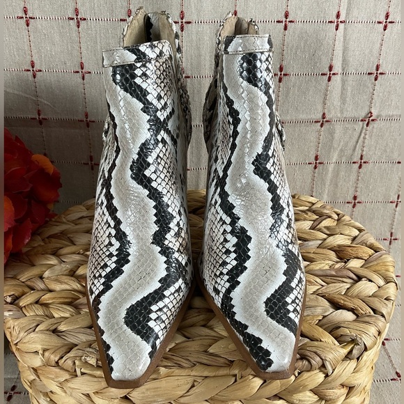 Vince Camuto “Delsimba” Snakeskin Embossed Leather Braided Trim Western Bootie 5 - Picture 4 of 7